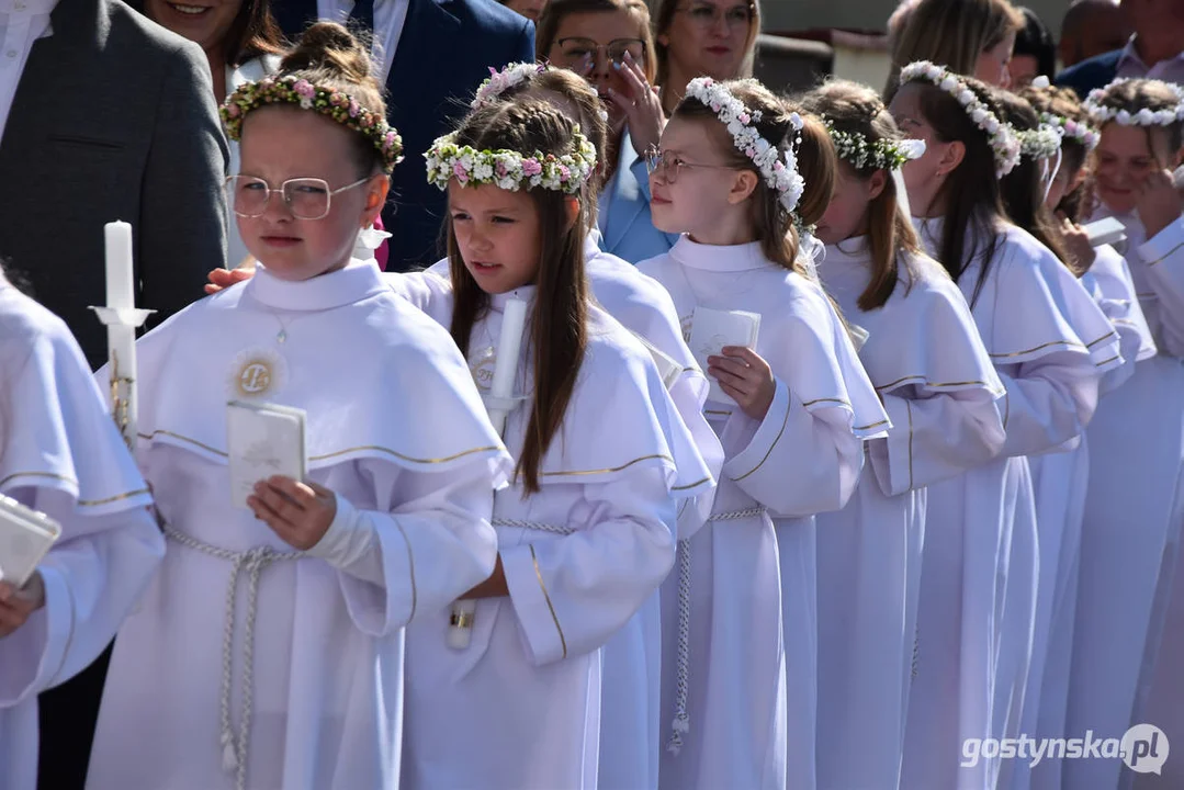 Sakrament I Komunii Świętej w parafii w Pogorzeli