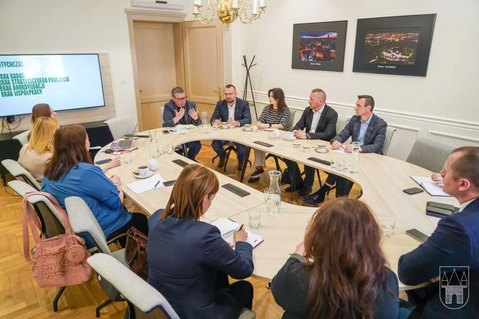 W Ratuszu odbyło się spotkanie na temat oferty turystycznej Zeimi Jarocińskiej