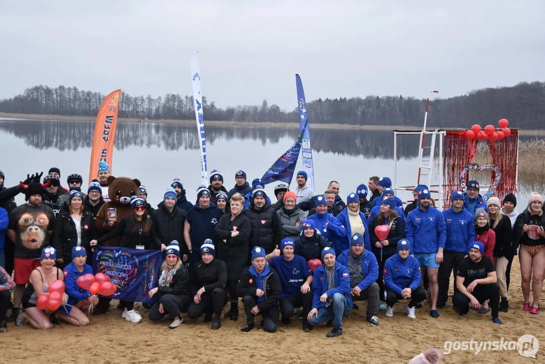 Klub Morsów "Niedźwiedź" Gostyń zorganizował dla WOŚP piknik na plaży jeziora cichowskiego