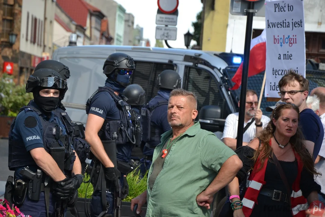 Marsz Równości i kontrmanifestacje w Rawiczu