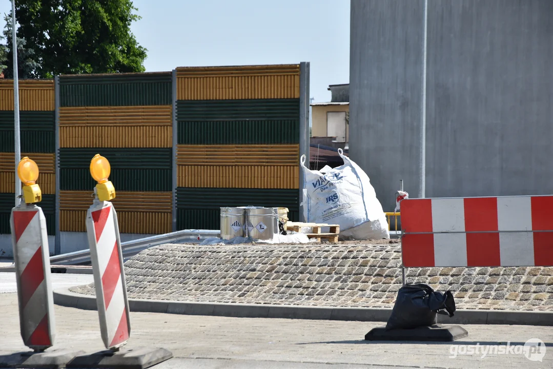 Rondo ul. Poznańska w Gostyniu - nasadzenia na wyspie