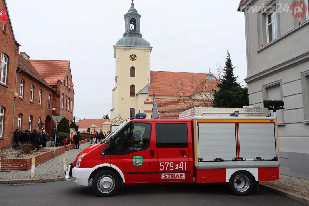 Miejska Górka. Odsłonięcie tablicy pamiątkowej na budynku WTZ