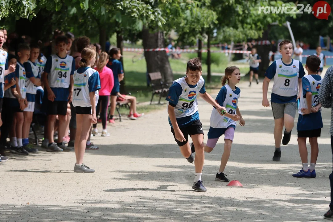 Sztafety szkolne w ramach 24h Rawickiego Festiwalu Sportu