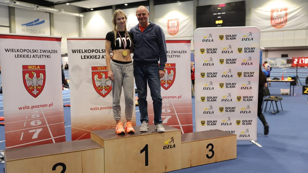 Zawodniczki UKS Start Rawicz na lekkoatletycznych mistrzostwach województwa - Zdjęcie główne