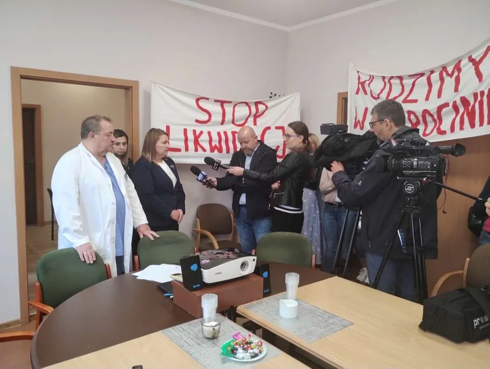 Protest wobec likwidacji położnictwa i oddziału noworodkowego w jarocińskim szpitalu