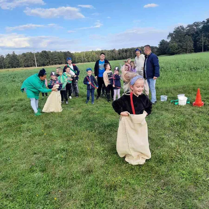 Kulturalnie w szkole w Dobieszczyźnie - Zdjęcie główne