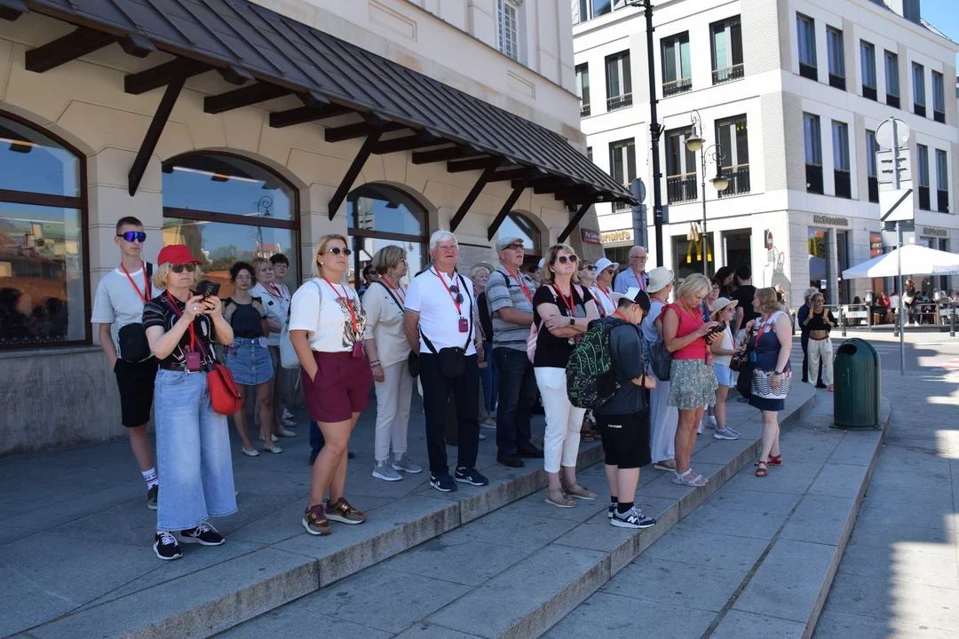 Śladami historii i warszawskich zabytków. 45-osobowa grupa z naszego powiatu w stolicy