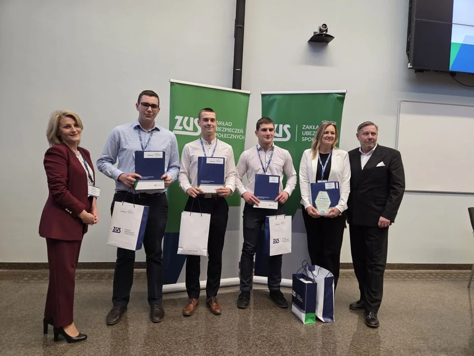 Uczniowie z Krotoszyna najlepsi w Wielkopolsce. Powalczą w finale olimpiady ZUS