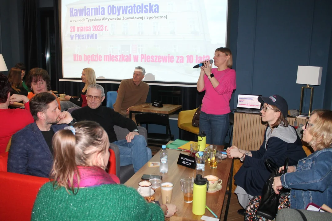 Jak zatrzymać młodych w Pleszewie? Dyskusja w Kawiarni Obywatelskiej [ZDJĘCIA] - Zdjęcie główne