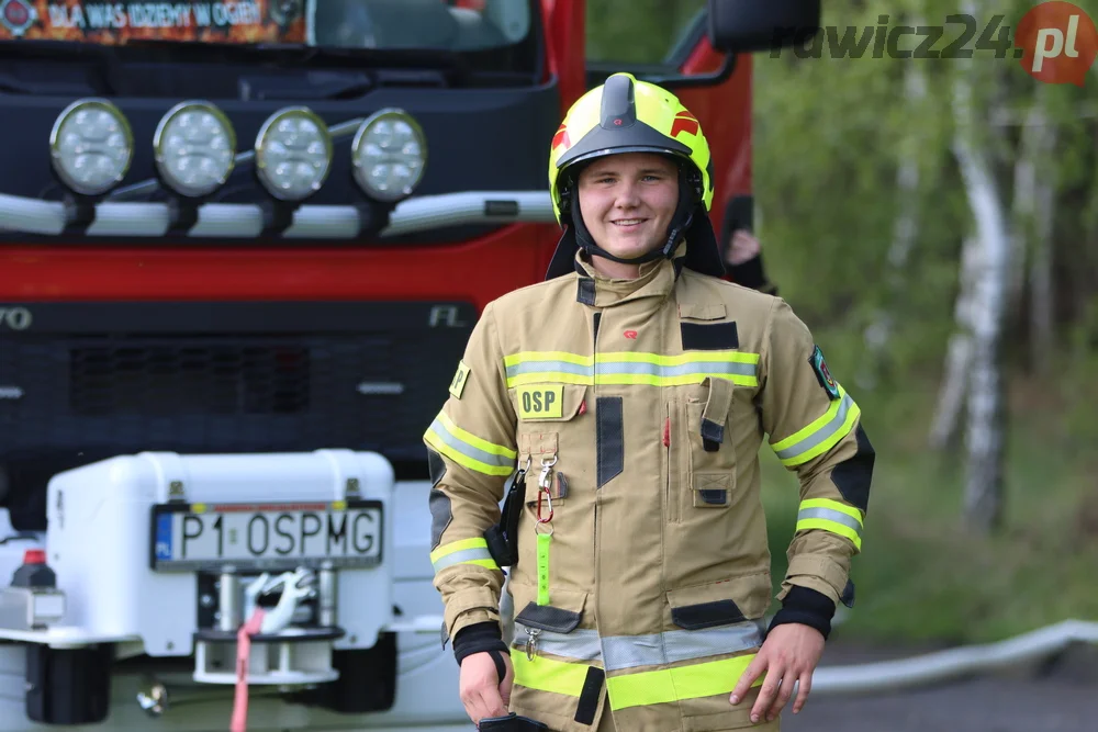 Pożar w lesie pomiędzy Zieloną Wsią a Dębnem Polskim