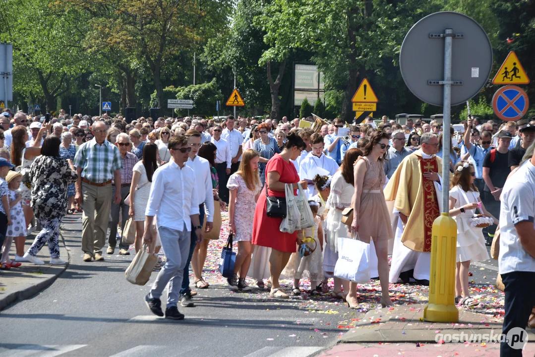 Gostyń - Boże Ciało 2023 - procesja ulicami miasta