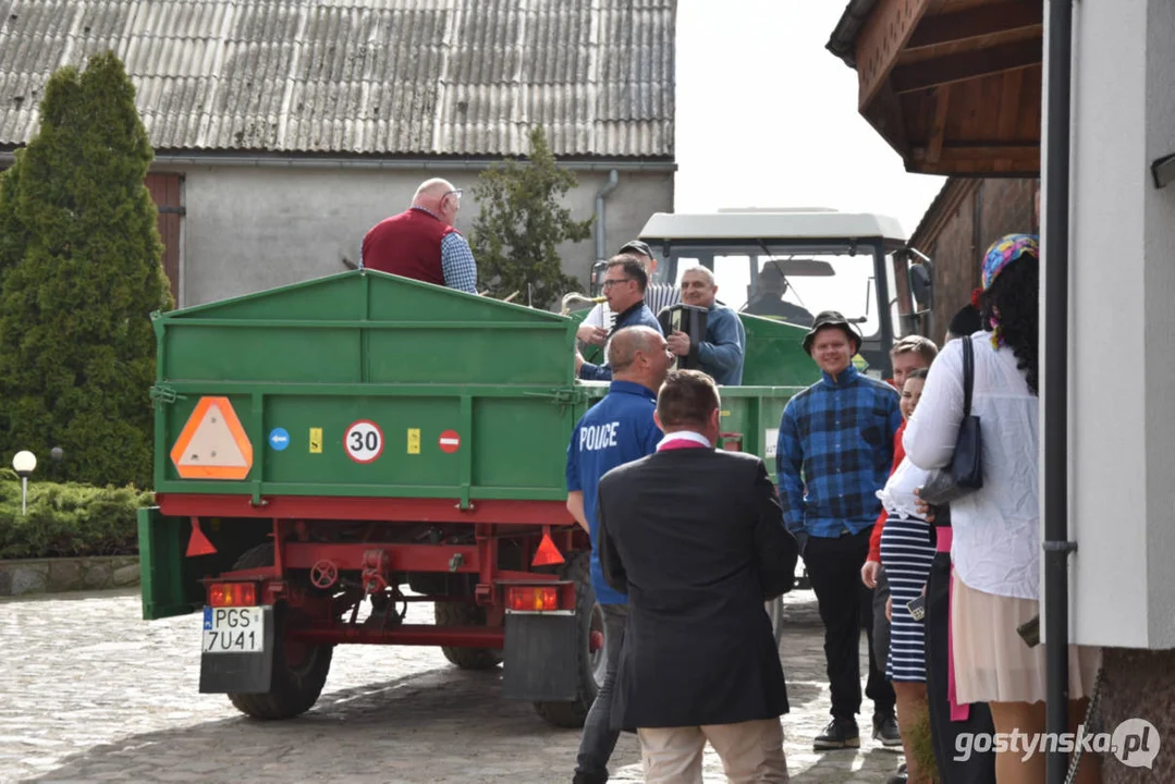 "Niedźwiedzie" wróciły do Zalesia - wesoły śmigus-dyngus