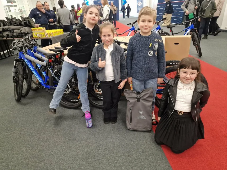 Wyróżnienie dla „Trójki” w konkursie „Odblaskowa Szkoła 2025” - Zdjęcie główne