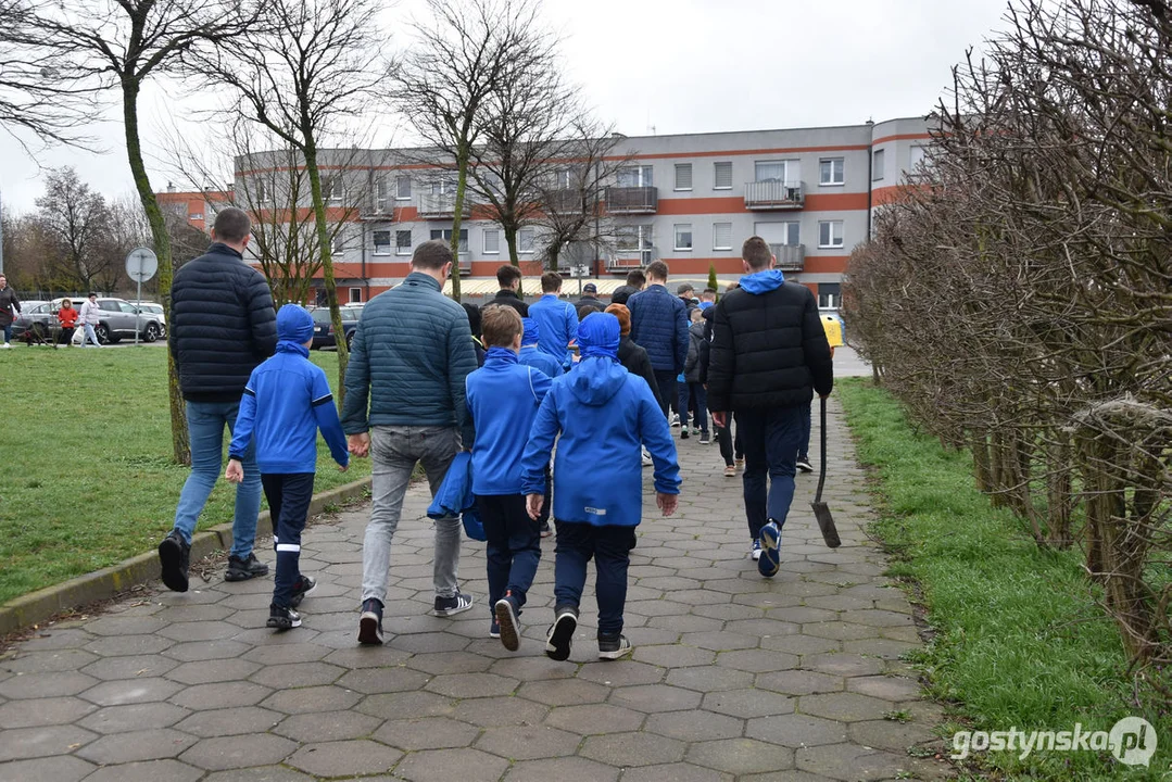 Sadzenie drzewek na 100-lecie Kani Gostyń