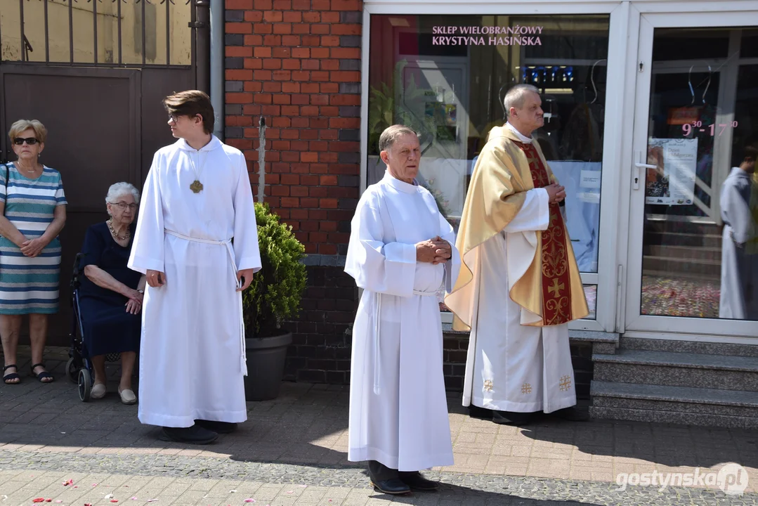 Gostyń - Boże Ciało 2023 - procesja ulicami miasta