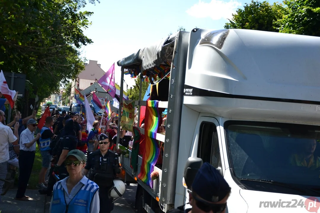 Marsz Równości i kontrmanifestacje w Rawiczu