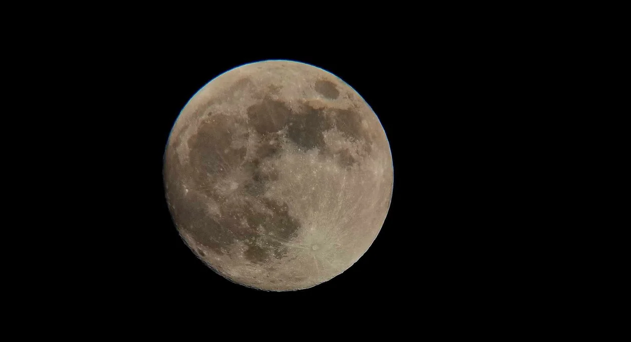 Pierwsza pełnia księżyca 2026