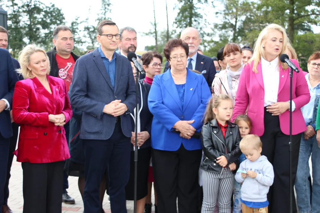 Premier Mateusz Morawiecki odwiedził powiat pleszewski [ZDJĘCIA] - Zdjęcie główne