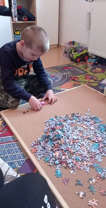 Pasją 8-letniego Kamila jest układanie puzzli