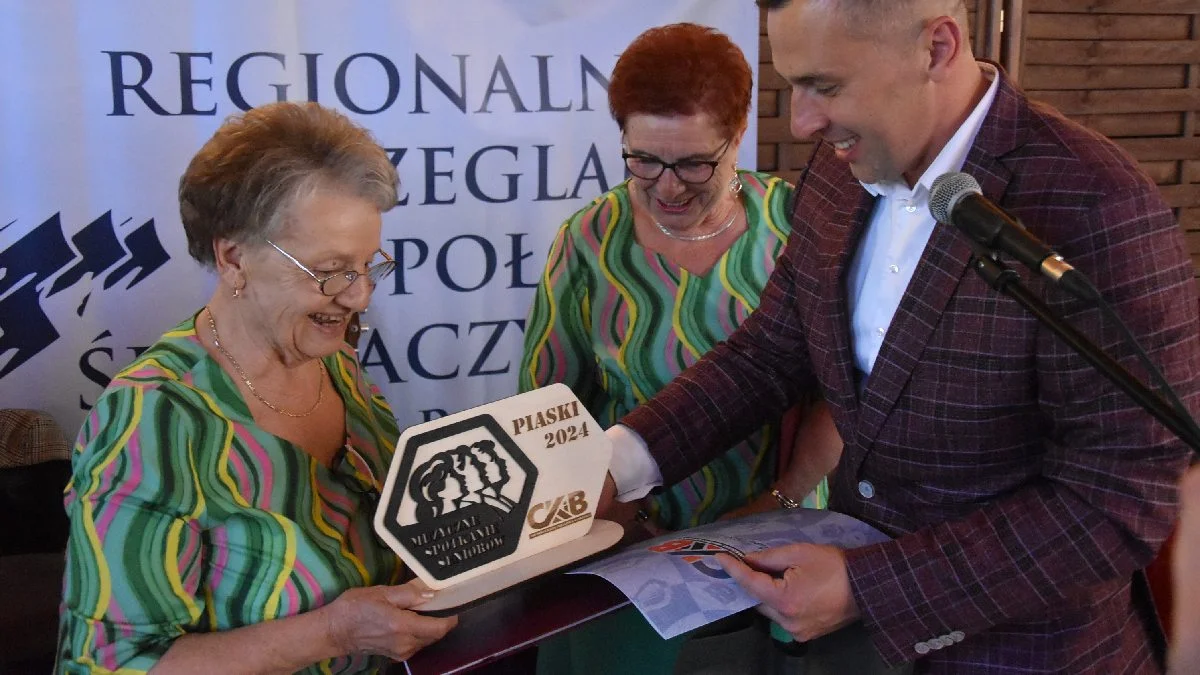 IX Regionalny Przegląd Zespołów Śpiewaczych w Piaskach. Piaskowskie muzyczne spotkania mają już swoją historię - Zdjęcie główne