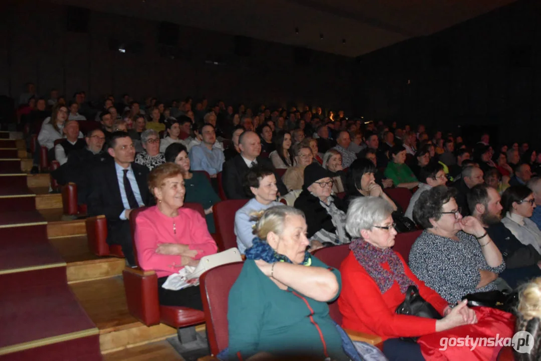 Gwarowe przedstawienie w Krobi - Grupa Teatralna "Na Fali"