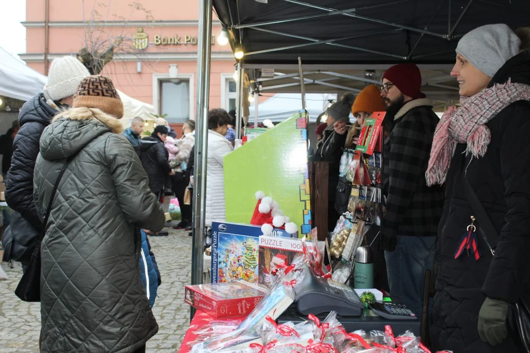 W Jarocinie trwa Jarmark Świąteczny. Zobacz, co można kupić