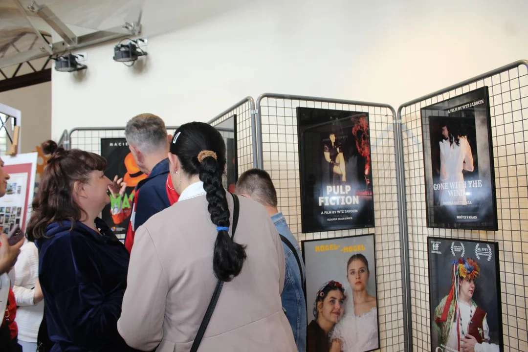 ŚDS w Jarocinie rozstrzygnął konkurs na najlepszy plakat filmowy. Wystawa w holu pałacu Radolińskich