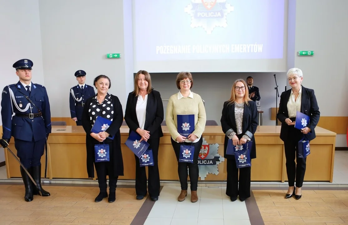 Krotoszyn. Pracownicy komendy policji odeszli na emeryturę