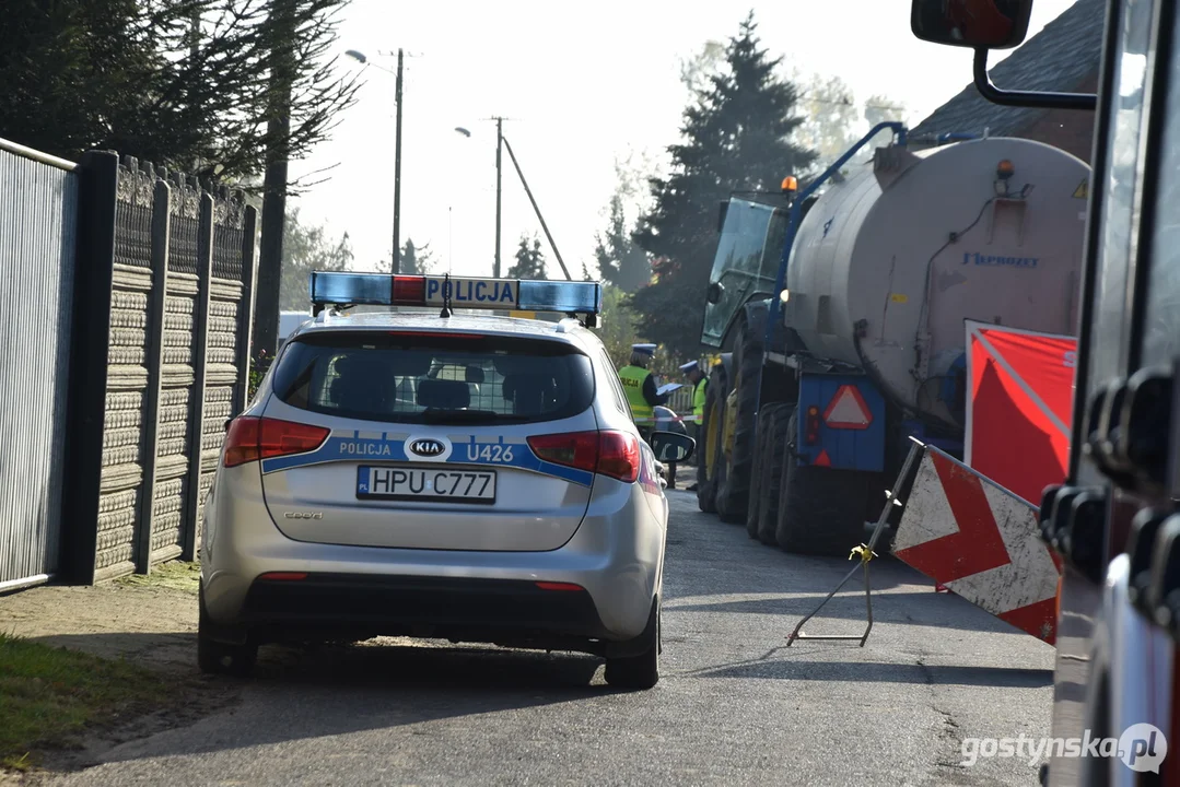 Wypadek śmiertelny w Żytowiecku. Mężczyzna przejechany przez ciągnik