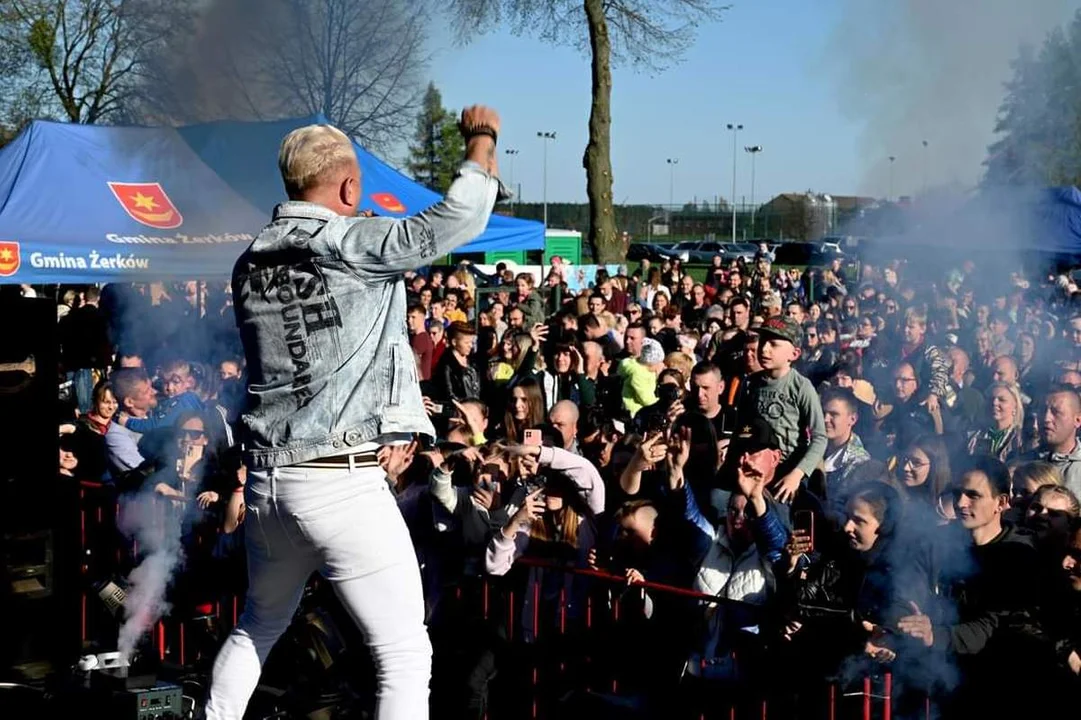 Udany festyn w Dobieszczyźnie. Na imprezie bawiły się tłumy - Zdjęcie główne