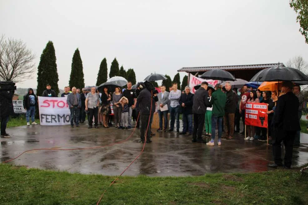 Protest przeciwko budowie ogromnej obowy w Kadziaku