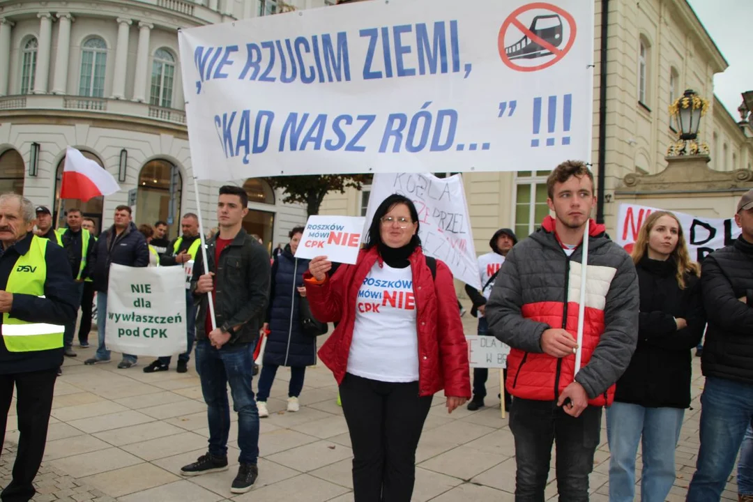 Mieszkańcy Ziemi Jarocińskiej protestują przeciwko CPK w Warszawie