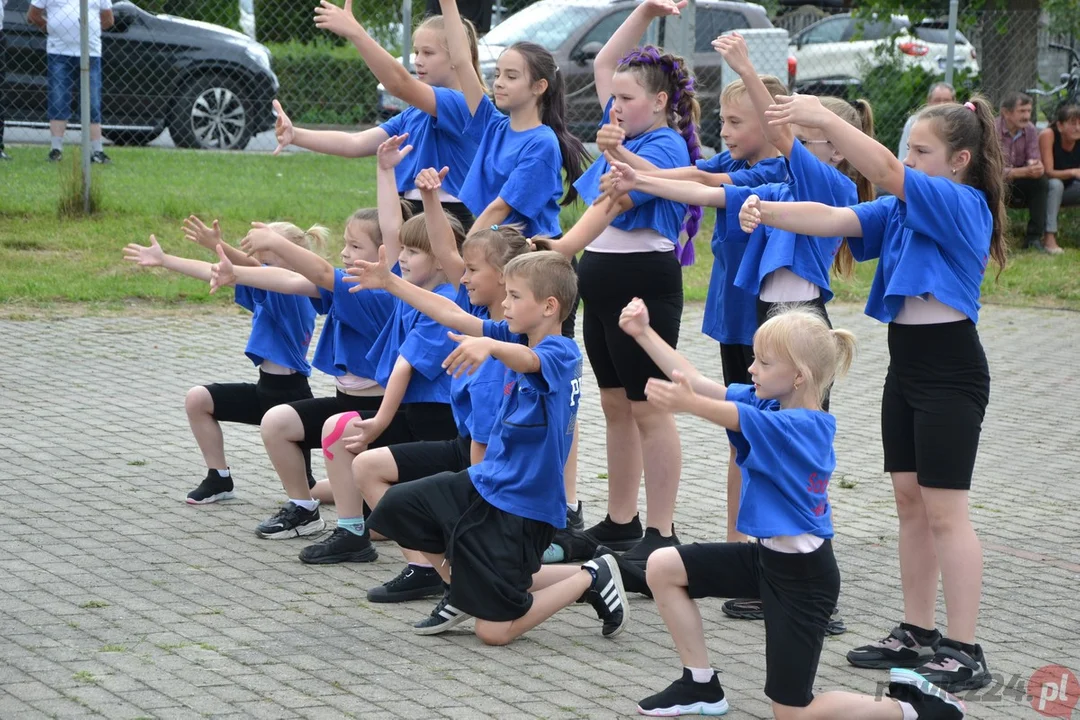 Festyn "Bezpieczne Wakacje z Mundurem" w Sobiałkowie