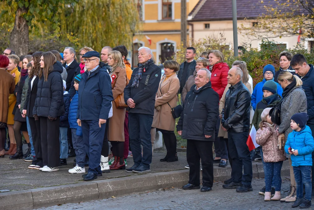 Sulmierzyce. Obchody Narodowego Dnia Niepodległości i promocja książki