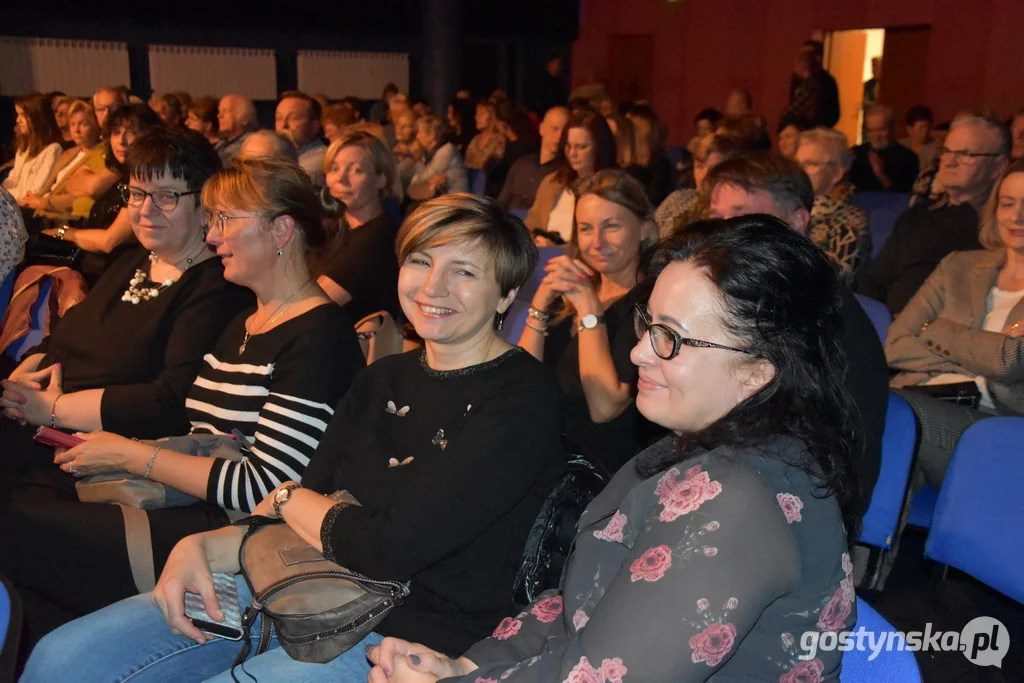 Gostyń. Koncert Grażyny Łobaszewskiej na scenie GOK Hutnik