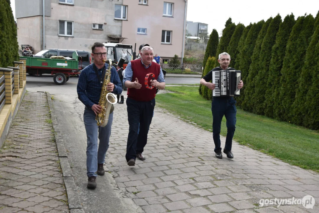 "Niedźwiedzie" wróciły do Zalesia - wesoły śmigus-dyngus