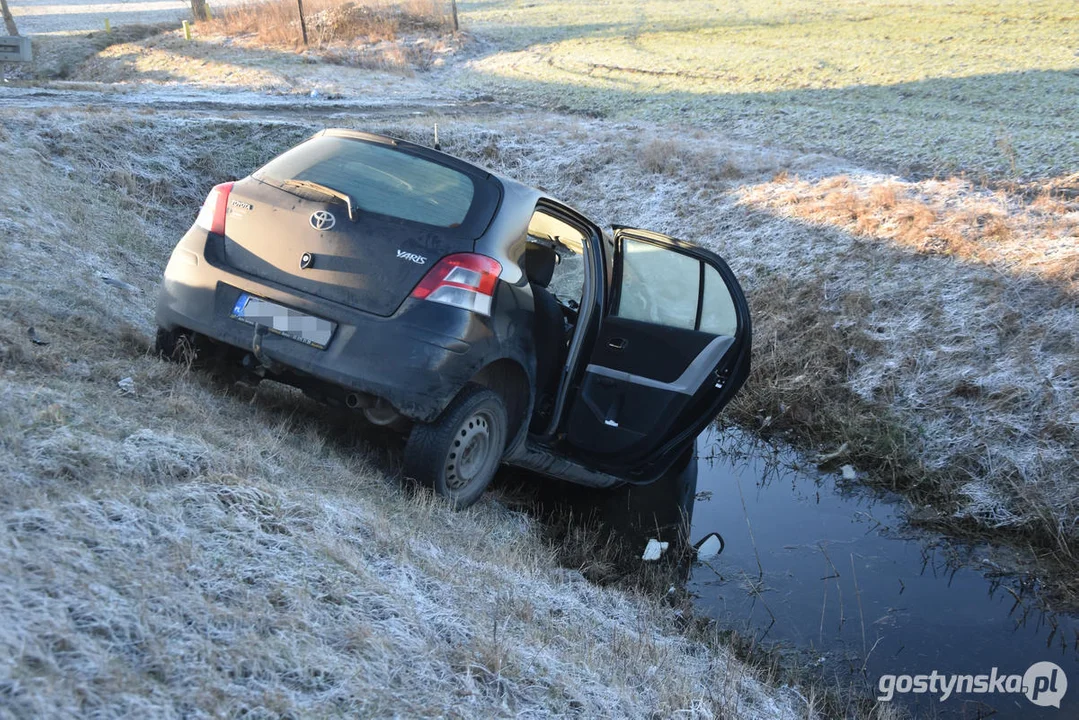 Wypadek na DW434 Gostyń - Poznań. Zderzyły się trzy samochody