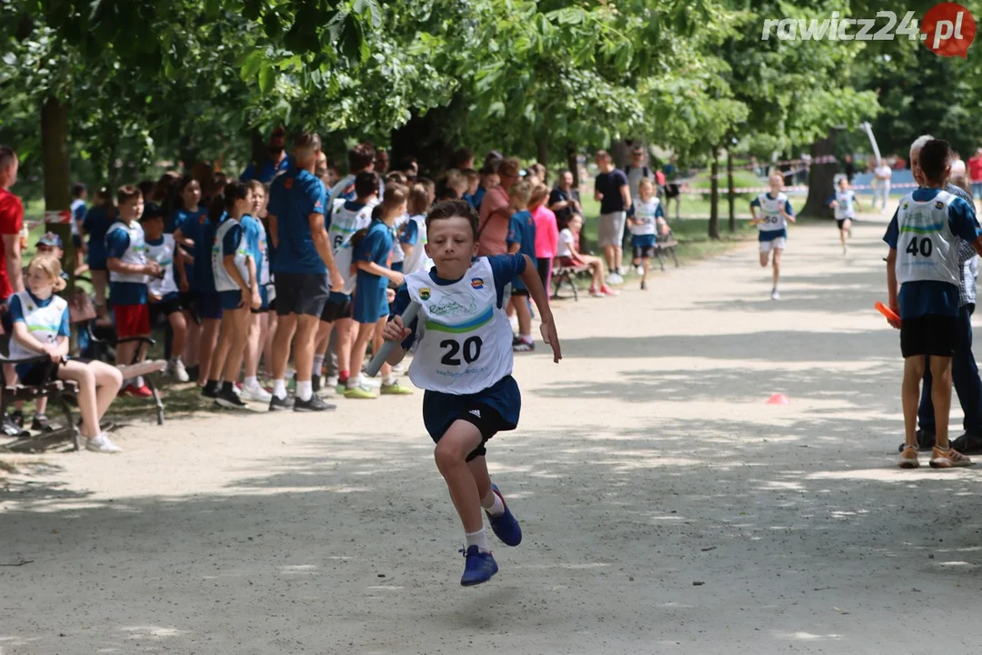 Sztafety szkolne w ramach 24h Rawickiego Festiwalu Sportu