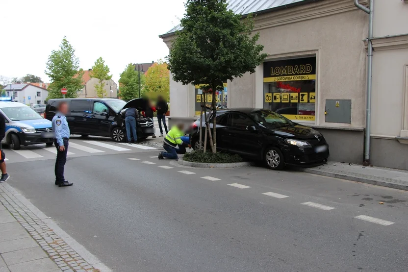 Zderzenie aut na placu Powstańców Wielkopolskich w Pleszewie - Zdjęcie główne