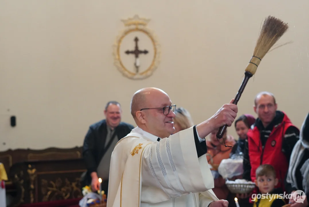 Ukraińskie rodziny na "święconce" w  Świętogórskiej Bazylice