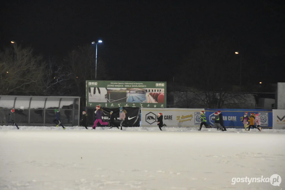 I Bieg Mikołajkowy na stadionie w Gostyniu