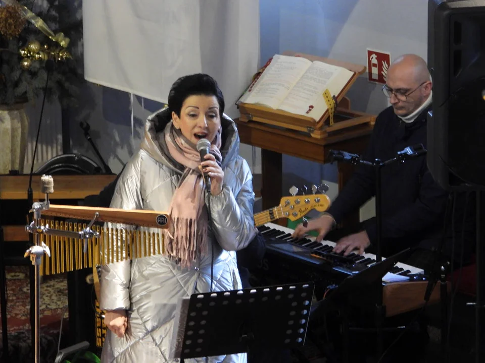 Orszak Trzech Króli i koncert kolęd w kościele w Piaskach Wlkp.