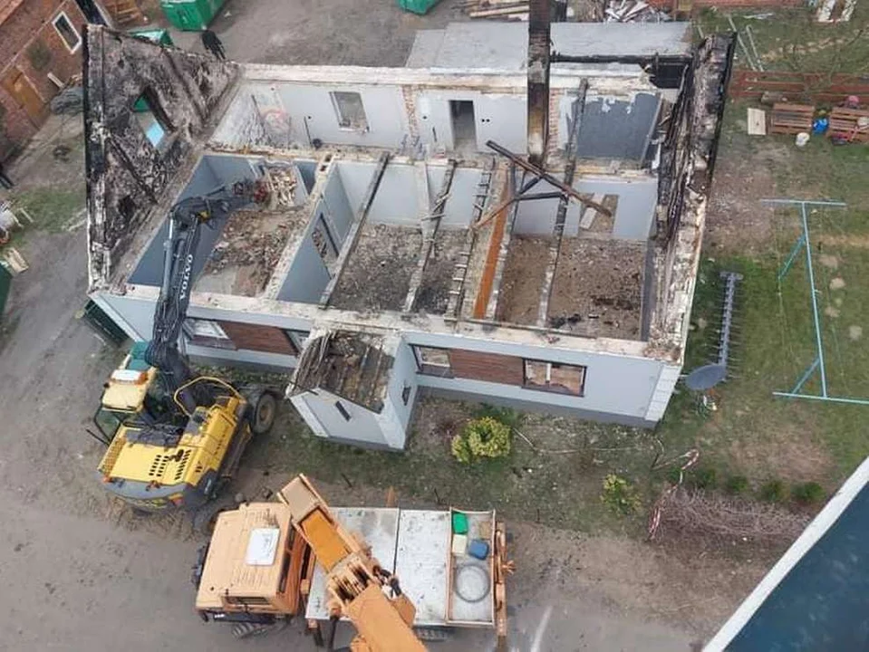 W pożarze rodzina z Łuszczanowa straciła dach nad głową. Trwa akcja pomocy - Zdjęcie główne