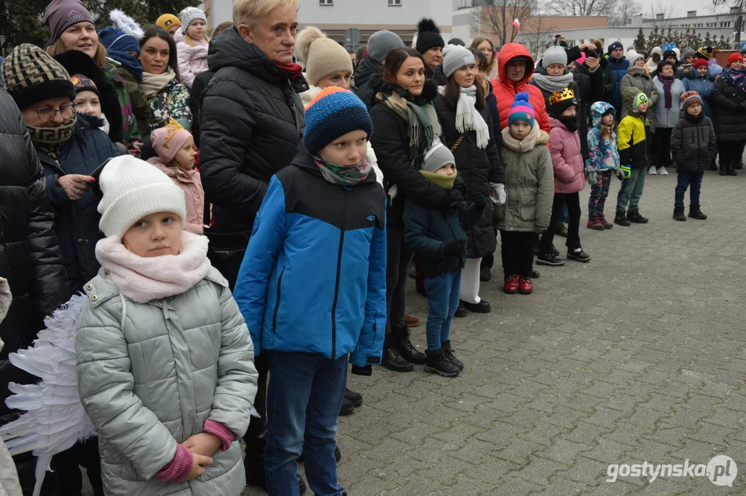 Orszak Trzech Króli w Poniecu. Monarchowie mieli bardzo głośne wielbłądy - Zdjęcie główne