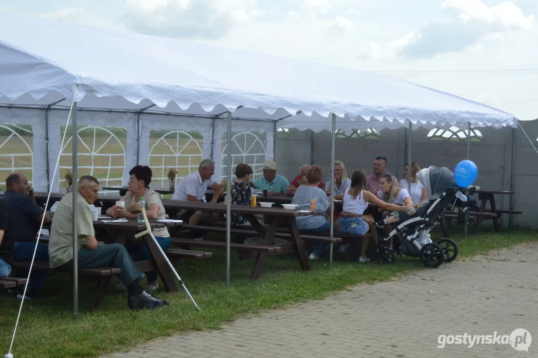 Festyn i dożynki w Sikorzynie cieszyły się sporym zainteresowaniem małych i dużych mieszkańców wsi