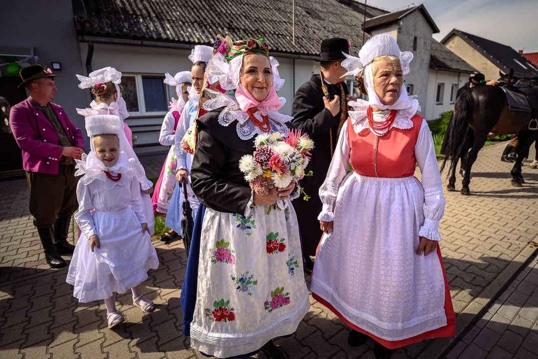 Wesele biskupiańskie Michała i Marty Chudych w Sikorzynie