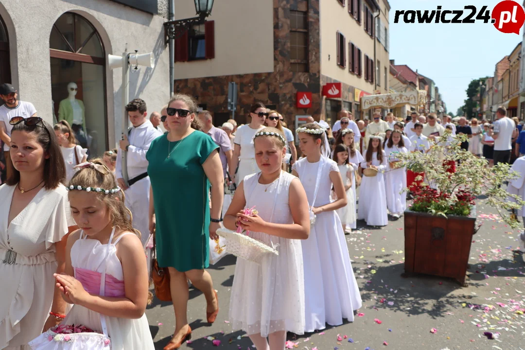 Rawicz. Procesja w Boże Ciało ulicami miasta (2023)