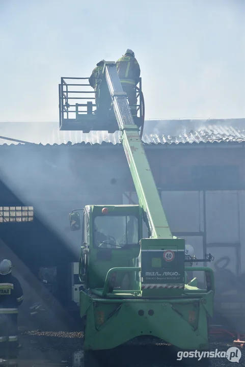 Pożar hali zakładu ślusarskiego w Czeluścinie