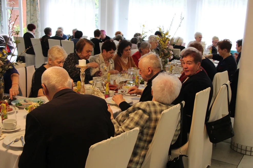 Śniadanie wielkanocne seniorów z Pleszewa