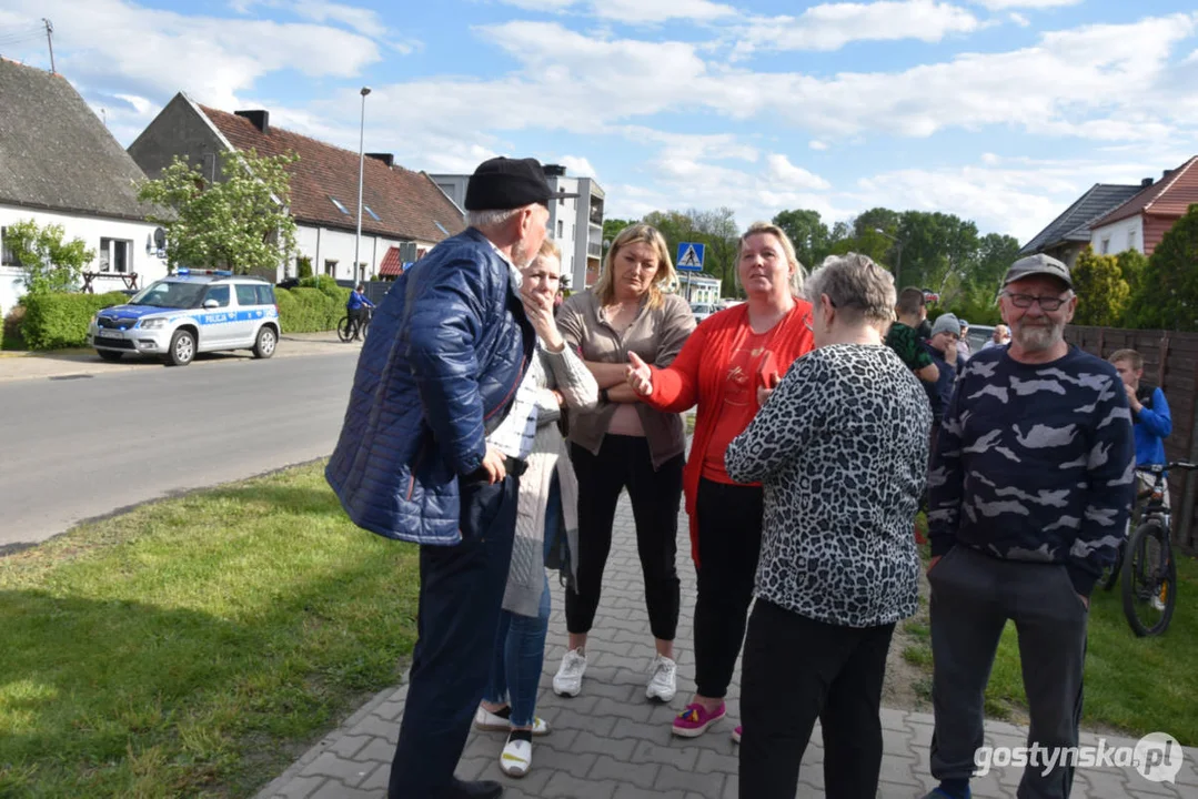 Groźny pożar w Łęce Wielkiej. Mieszkanie spłonęło doszczętnie